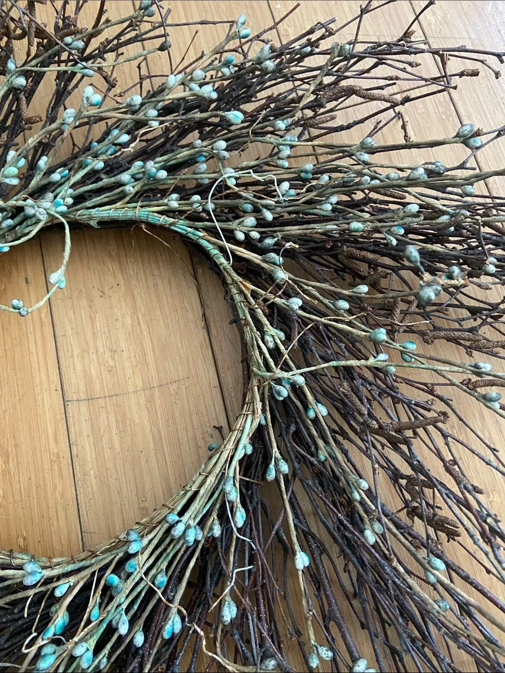 Handcrafted Blueberry Twig Holiday Wreath - Natural Brown & Light Blue